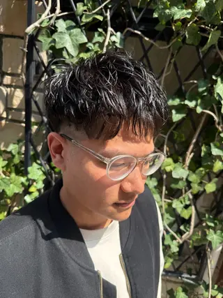 ショート パーマ メンズ 溝口 槙里也のヘアスタイル