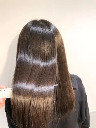 ロング カラー 新井 友菜のヘアスタイル