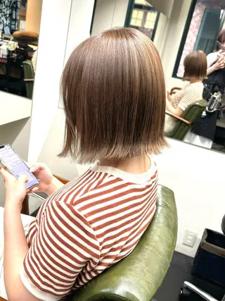 ミディアム カラー 岡村 莉穂のヘアスタイル