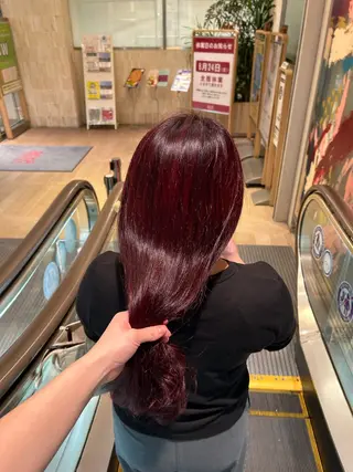カラー 三富 陽菜のヘアスタイル