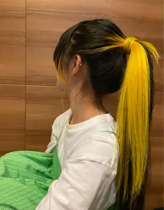 ロング カラー KVELL ユナのヘアスタイル