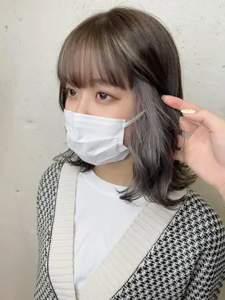 ミディアム カラー 透明感ハイトーン🦄 キラ🌈のヘアスタイル