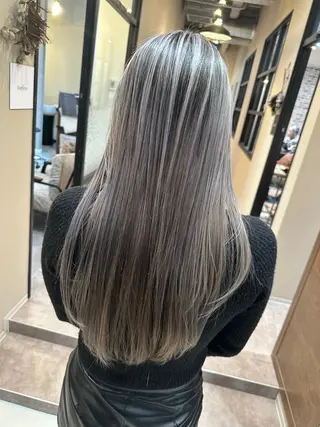 カラー ハイトーン✨ブリーチ ✨高田めぐみのヘアスタイル