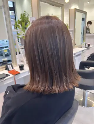 ミディアム カラー 岩本 菖のヘアスタイル