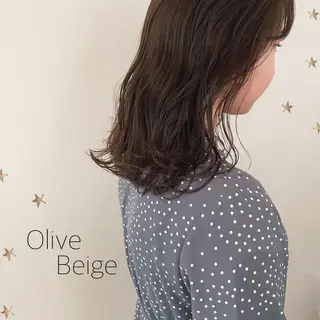 ミディアム カラー 市川 千夏のヘアスタイル
