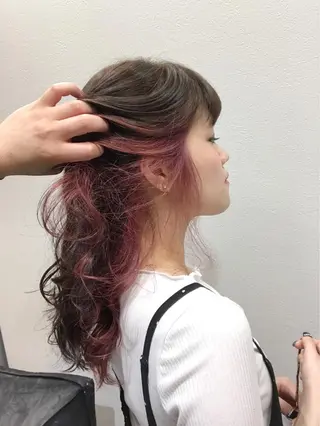 セミロング ブリーチカラー☆ 再生トリートメントのヘアスタイル