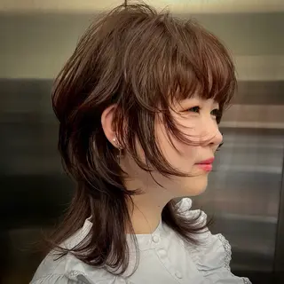 ミディアム ウルフ/レイヤー/ ブリーチカラーのヘアスタイル