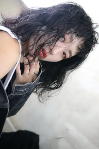 ミディアム Lit.豊橋 夏目のヘアスタイル