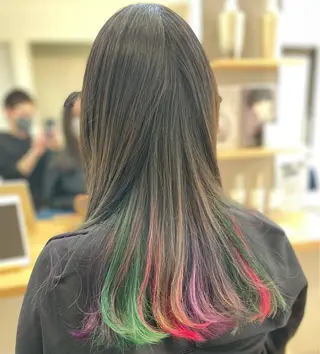 カラー Redeww所属・HIRO .Nのヘアスタイル