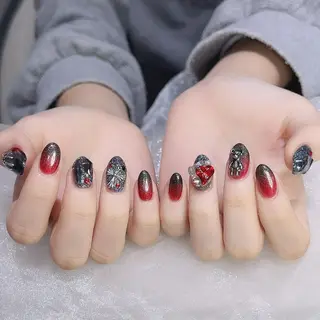 ネイル Queens テイのネイルデザイン