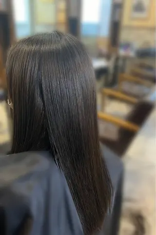 ロング 栗林 萌々のヘアスタイル