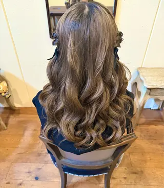 セミロング ヘアアレンジ 🪿ｍａｉｋｏ🌿 プライベートサロンのヘアスタイル