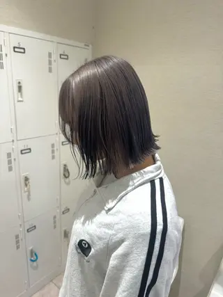 ショート カラー さら艶レイヤーカット 🩶Suzuneのヘアスタイル