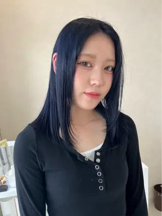 ロング カラー 長山 茉白のヘアスタイル