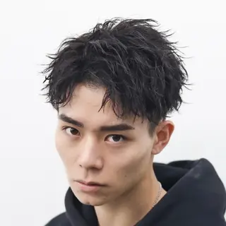ショート カラー パーマ メンズ 🔥メンズ🔥かっこ いいが正義！代表柿崎のヘアスタイル
