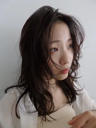 ロング 暖色カラー 奥村陽花のヘアスタイル