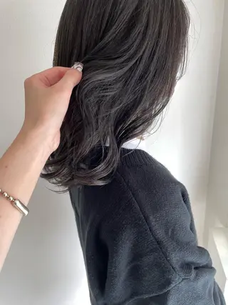 セミロング 金井愛華 【monolith】のヘアスタイル
