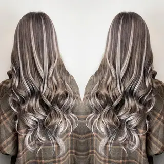 ロング KIRA✩.*˚小川 仁美のヘアスタイル