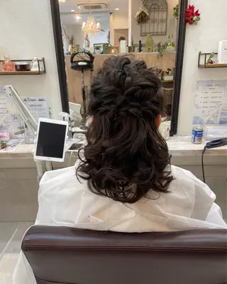 セミロング 津田 あかねのヘアスタイル