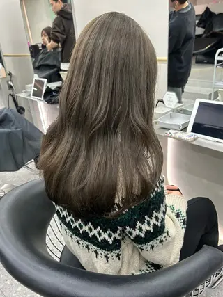 ミディアム カラー ヘアアレンジ fumika🎀 ベージュのヘアスタイル