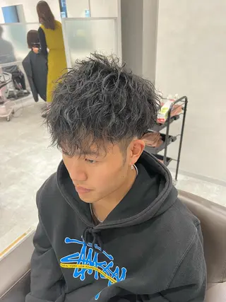 ショート カラー パーマ メンズ 関西センターパート メンズモデル募集のヘアスタイル