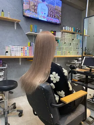 ロング カラー ブリーチムラ修正 /ハイトーン/青砥大のヘアスタイル