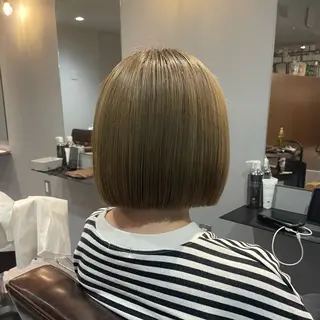 ショート Mimi🎀ブリーチ なし透明感 Ｗカラーのヘアスタイル