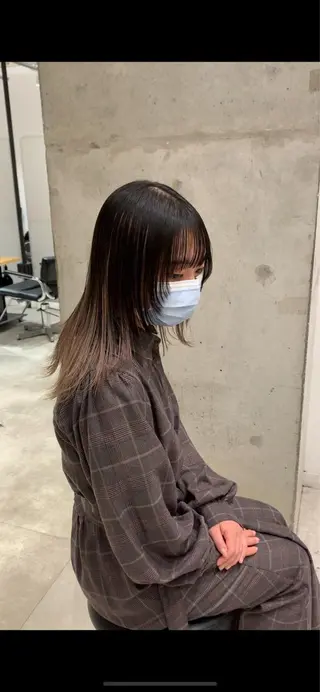 セミロング カラー れい🫧 ハイトーン特化のヘアスタイル