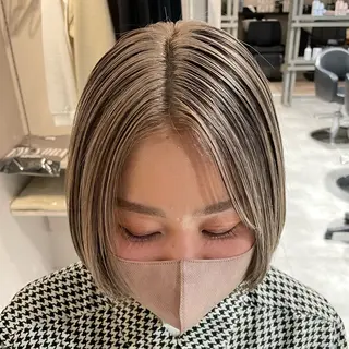 ショート カラー ブリーチ👩🦳/ ✂︎MANAMIのヘアスタイル