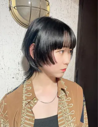 ショート カラー 🫧小顔顔周りカット レイヤー/縮毛/白倉のヘアスタイル