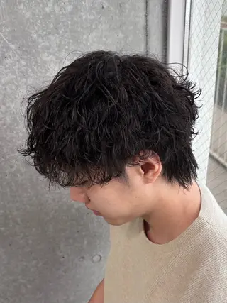 パーマ メンズ フェザーの鬼 🇰🇷yutoのヘアスタイル