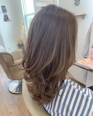 セミロング カラー 竹廣 春奈のヘアスタイル