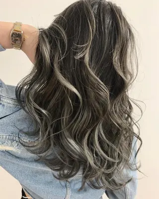 セミロング カラー パーマ ヘアアレンジ 【公式】amble luxe池袋東口🩷のヘアスタイル