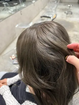 ロング カラー NEER(ネアー) アミのヘアスタイル
