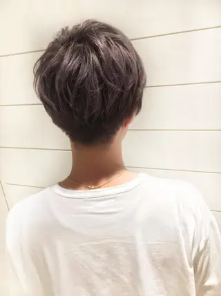 ショート カラー メンズ 鍵山 千秋のヘアスタイル