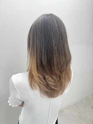 セミロング カラー deseo 透明色艶カラーツバサのヘアスタイル