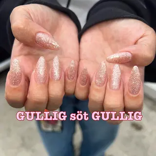 ネイル GULLIG söt GULLIGのネイルデザイン