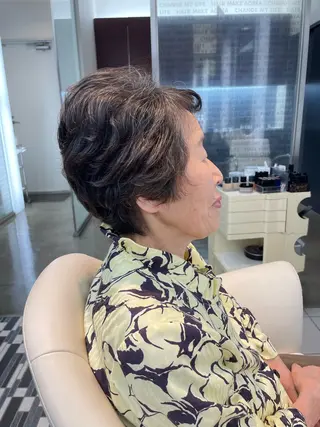 ショート パーマ 辻 紀穂のヘアスタイル