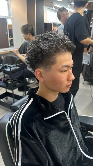 カラー パーマ メンズ 律喜/パーマ /メンズ/フェードのヘアスタイル