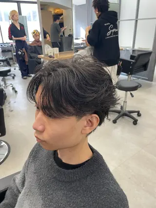 ミディアム カマタ ハルキのヘアスタイル