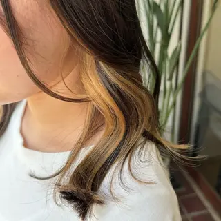 カラー 透明感/低ダメージ インナー🩵角田紗雪のヘアスタイル
