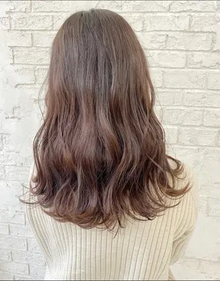 ロング カラー オリーブ/アッシュ やわらか透明感カラーのヘアスタイル