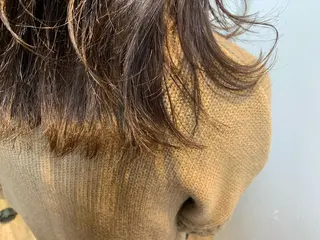 セミロング カラー 【Uneユヌ】菊地 春那のヘアスタイル
