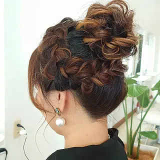 ヘアアレンジ ロング キンジョウ エナミのヘアスタイル