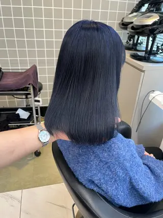 ロング 寒色/ベージュヘア ブリーチありMiOのヘアスタイル
