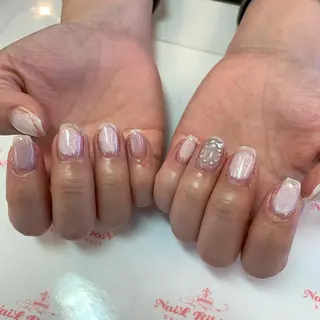 ネイル ネイルリボン 受付スタッフのネイルデザイン