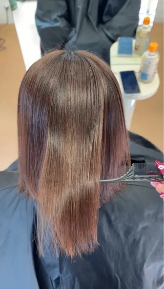 セミロング Miho/海外レイヤ ー/縮毛矯正のヘアスタイル