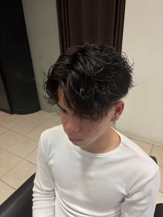 ショート パーマ メンズ 塩田 稜真のヘアスタイル