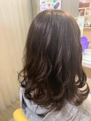 ミディアム 加藤 実穂のヘアスタイル