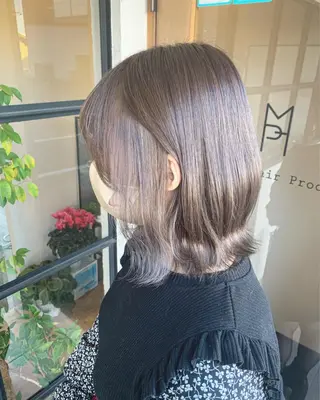 ミディアム カラー 井上 花音のヘアスタイル